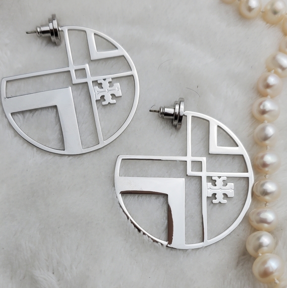 π¨ NEW TORY BURCH LARGE HOOP EARRINGS - Picture 2 of 4